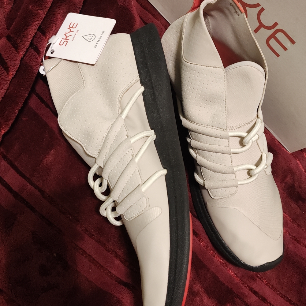 Sky Men's Beige and Black High-Top Sneakers